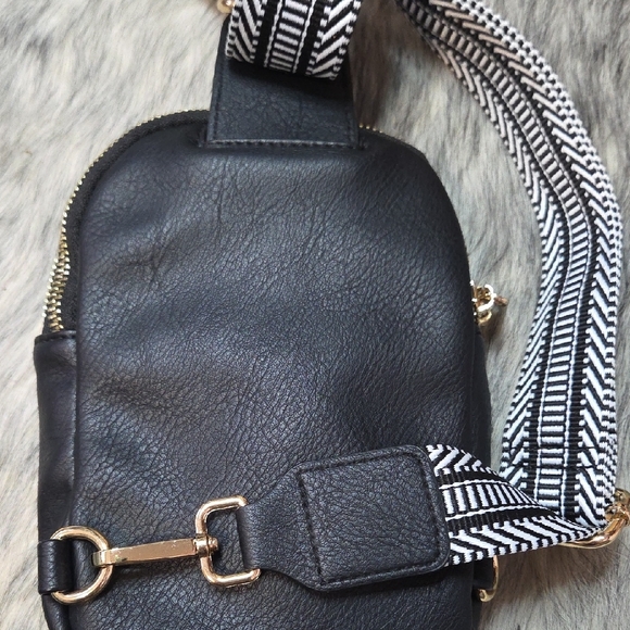 NWT PCLOVE Black Crossbody Bag with Patterned Strap - Picture 3 of 8